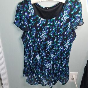 Spirit Women's XL Top. Sheer Layered Sleeves And Ruffled Front.